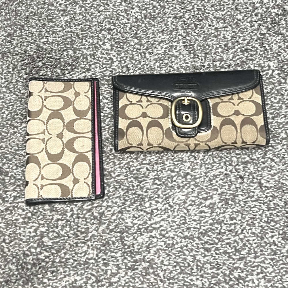 Coach Wallet - Picture 3 of 6